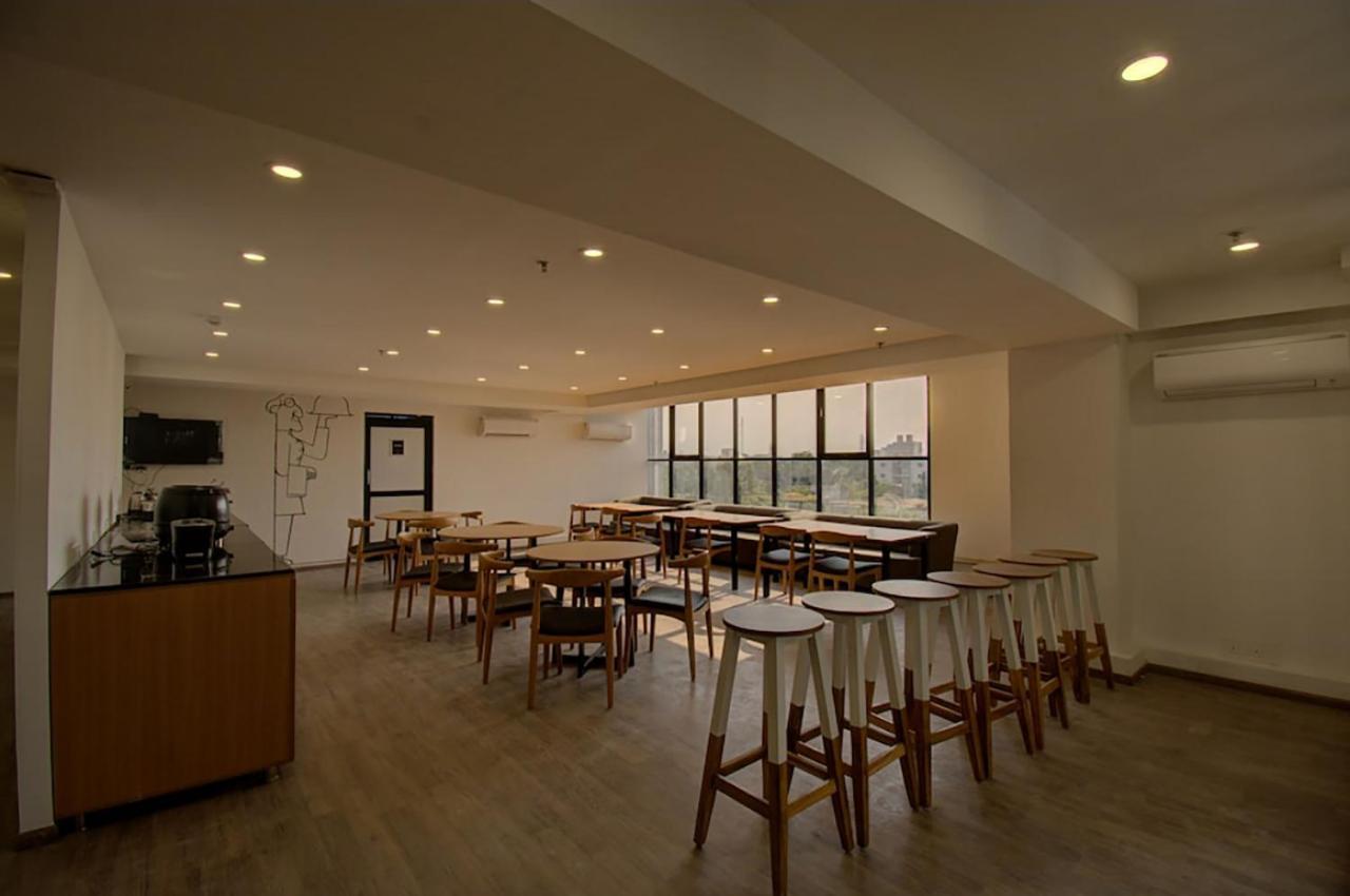 Shagun Hotel Вадодара Екстер'єр фото