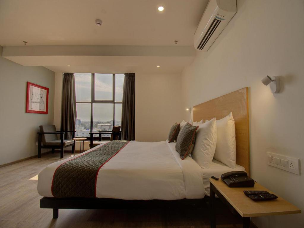 Shagun Hotel Вадодара Екстер'єр фото